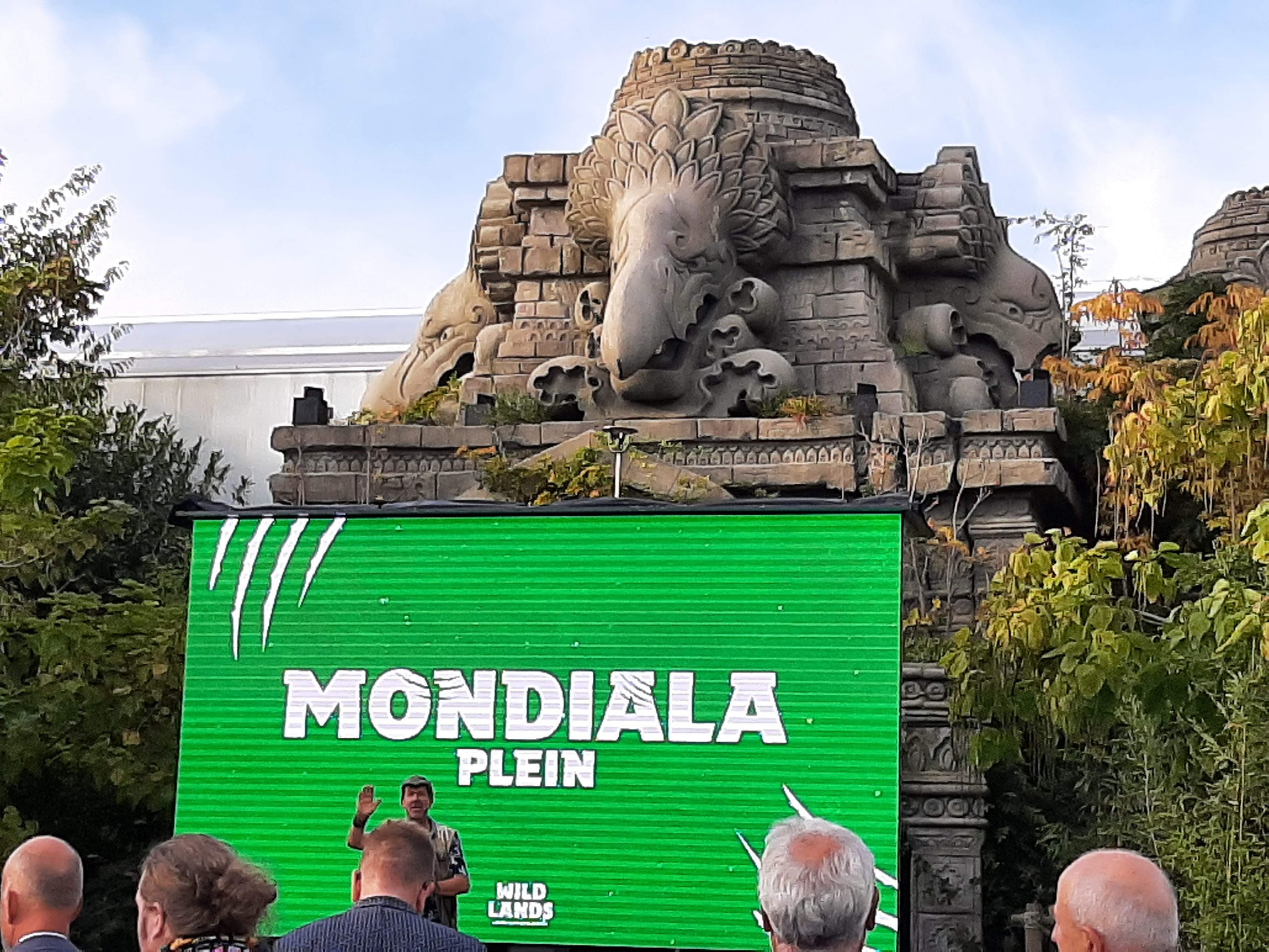 Lees meer over het artikel Mondiala plein